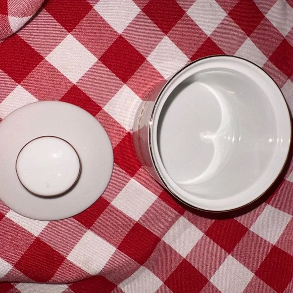 Retroneu Imperial Gold Sugar Bowl with Gold Trim - Picture 3 of 4